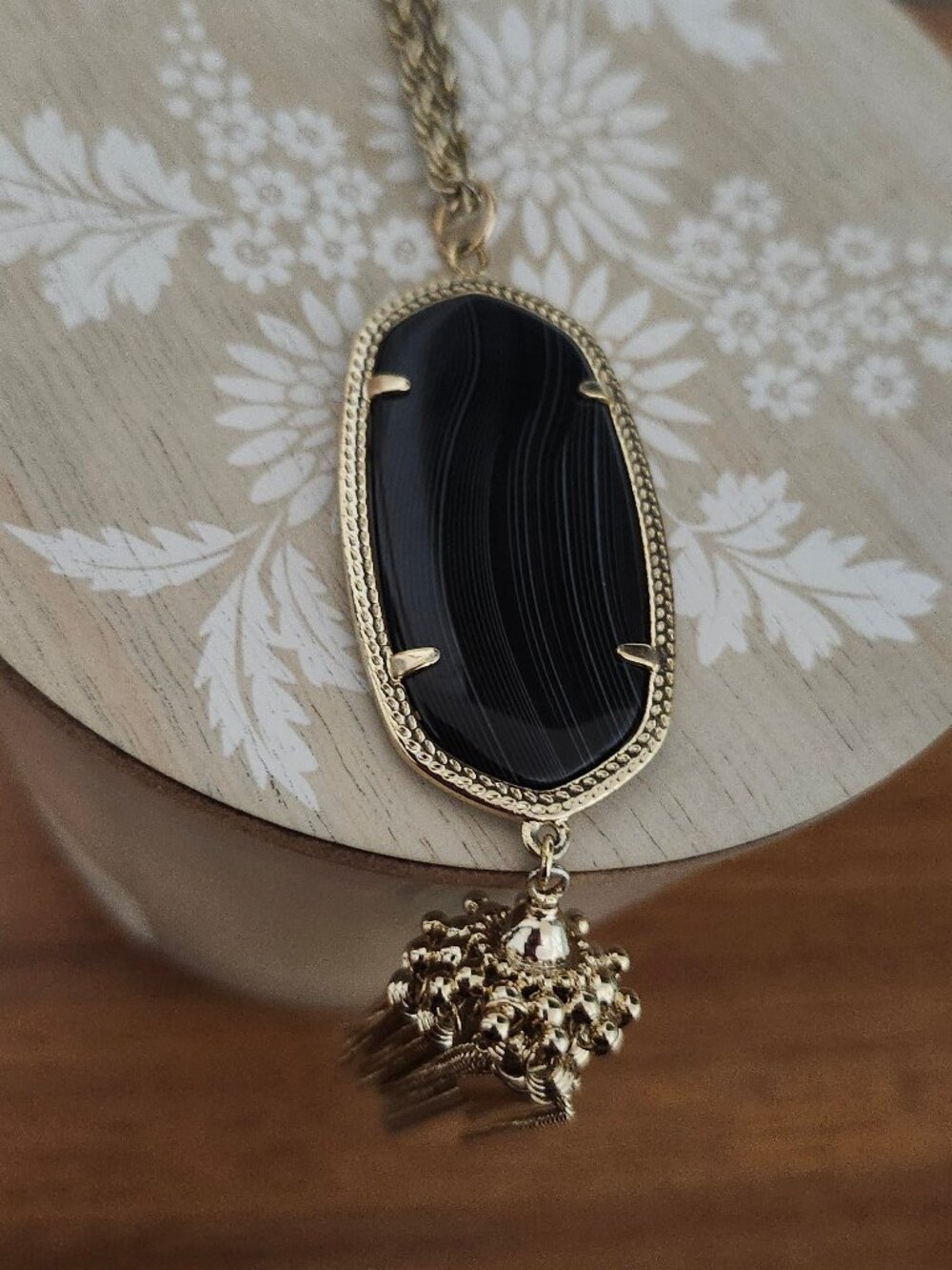 Kendra Scott Black Banded Agate Rayne Gold Pendant Necklace